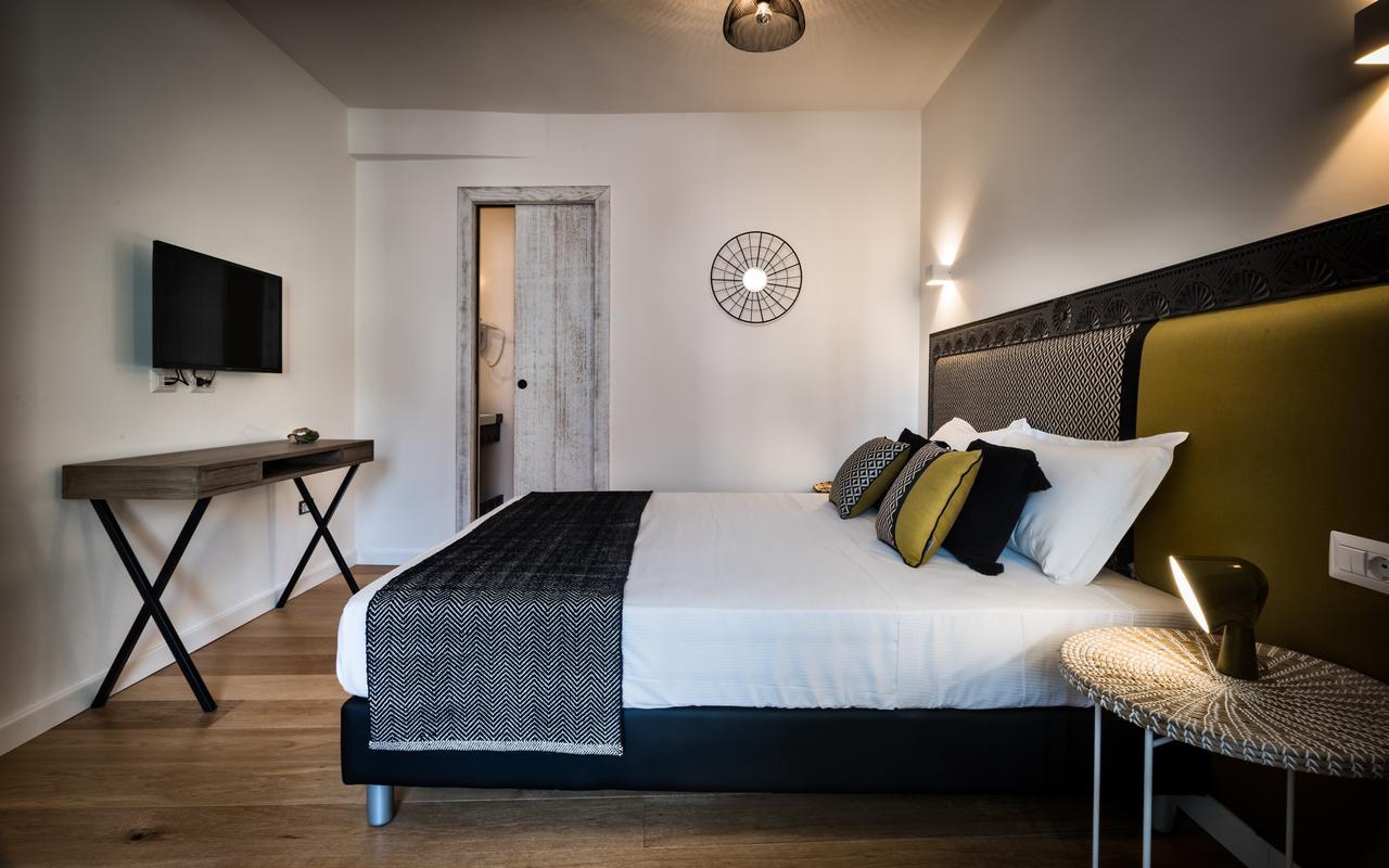 Teku Sardinia Boutique Hotel บารีซาร์โด ภายนอก รูปภาพ