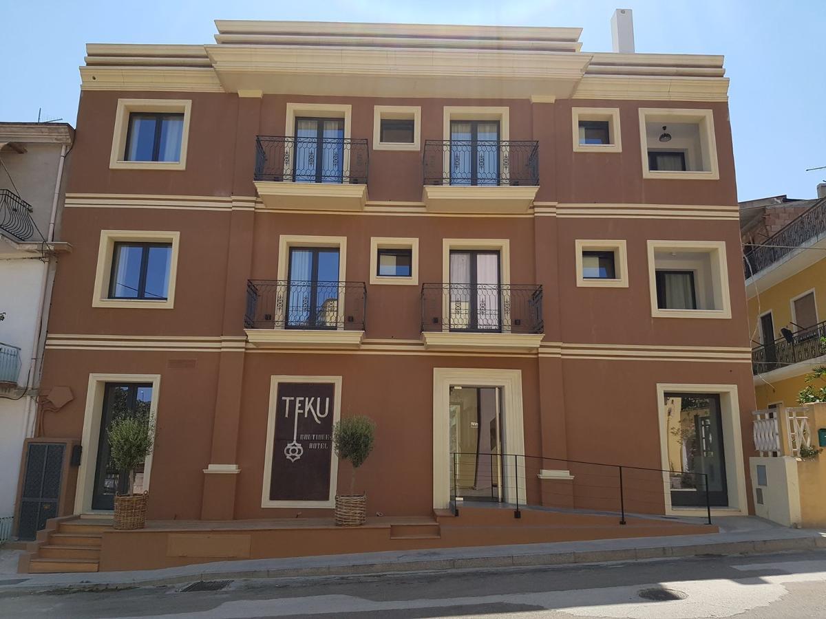 Teku Sardinia Boutique Hotel บารีซาร์โด ภายนอก รูปภาพ